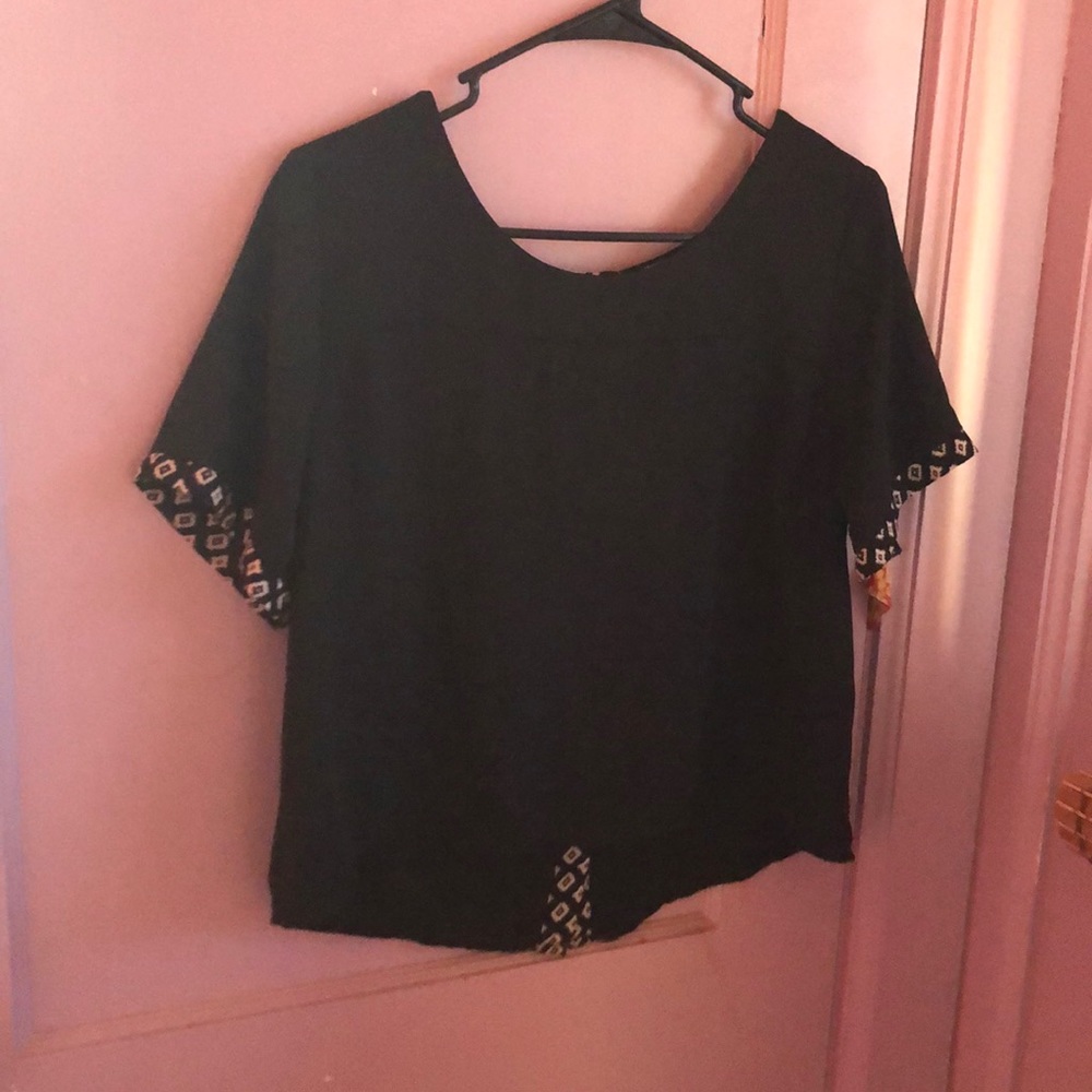 Black blouse with white details